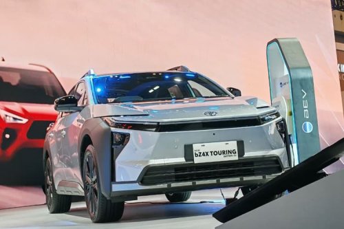 Toyota, Toyota bZ4X, Touring, Harga Rp 889 Juta, SPK Toyota bZ4X Touring Diklaim Laris