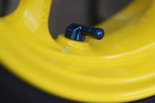 Jangan Disepelekan, Ini Tugas Penting Tutup Pentil Ban