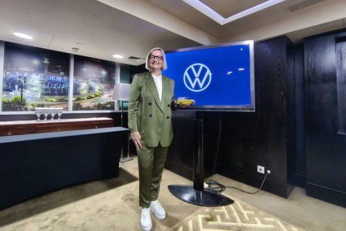 Warisi DNA VW Kombi Legendaris, Volkswagen Rayakan Kehadiran ID. BUZZ lewat Malam Apresiasi “A Night of Icons”