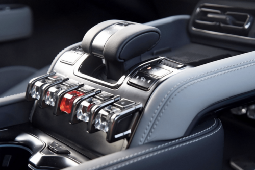 China Wajibkan Tombol Fisik di Mobil, Tak Boleh Serba Layar