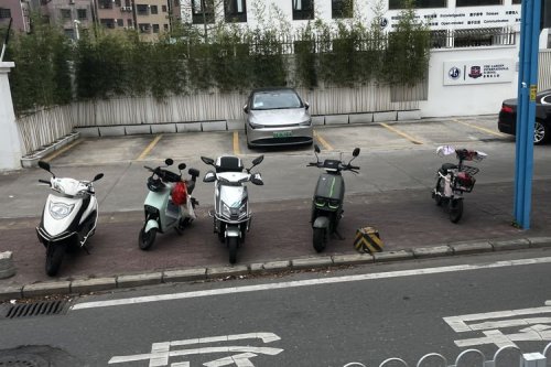 Motor Listrik Guangzhou: Evolusi Transportasi dan Risiko Pejalan Kaki