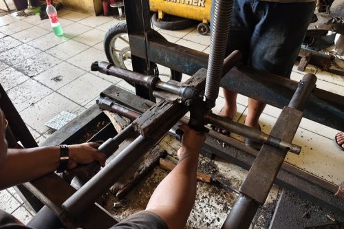 Berapa Biaya Perbaikan Segitiga dan Rangka Motor?