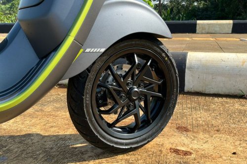 Ulik Spesifikasi Vespa Sprint Tech 180 cc