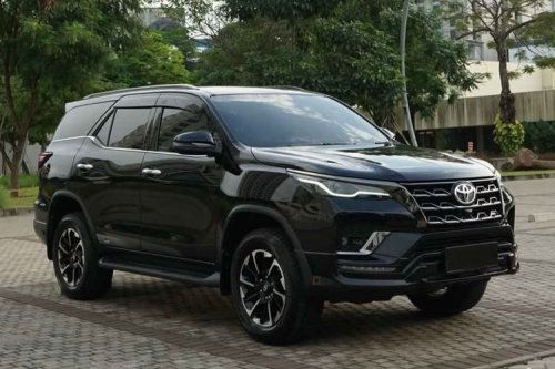Tarif Sewa Mobil Nataru 2025: Fortuner dan Pajero Sport Jadi Favorit