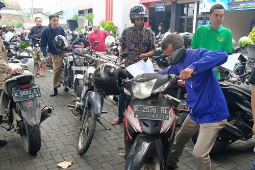 Beda Pengesahan STNK Tahunan dan Perpanjangan 5 Tahunan