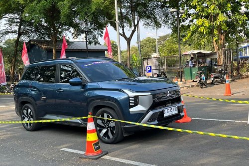 Mitsubishi, Mitsubishi Destinator, Mitsubishi Destinator: Sukses di GIIAS 2025 dengan Antrean Panjang