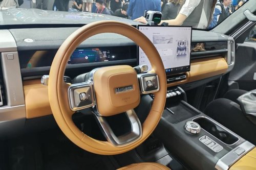 iCAR V27 Setir Kanan Resmi Meluncur, Ini Bedanya dengan V23