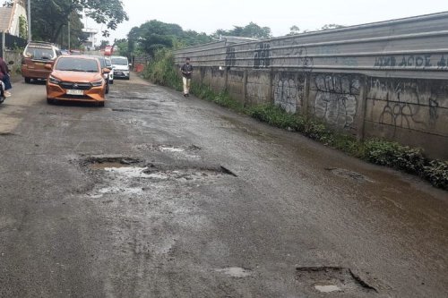 Jalan Berlubang Bisa Merusak Kaki-Kaki Mobil, Ini Tanda dan Cara Mencegahnya