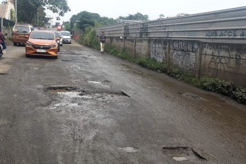 Jalan Berlubang Bisa Merusak Kaki-Kaki Mobil, Ini Tanda dan Cara Mencegahnya