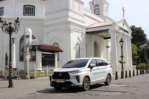 Toyota, Ratusan Unit Toyota Veloz Hybrid Terjual di Jateng dan Yogya