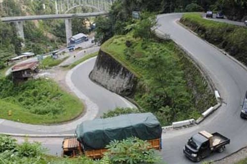 Tips Berkendara di Jalan Berkelok Saat Mudik agar Penumpang Tetap Nyaman