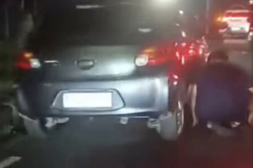 Hati-hati Lubang di Flyover Pesing, Banyak Mobil Pecah Ban