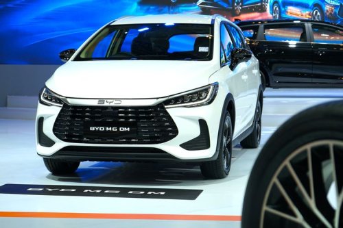 Laris Ratusan Unit, Cek Spesifikasi Singkat dan Harga BYD M6 DM
