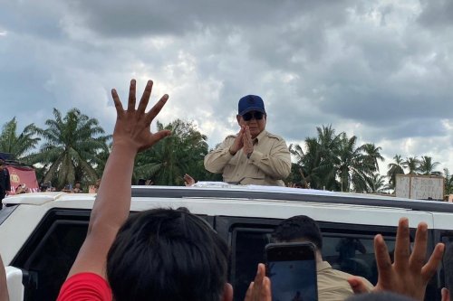 Prabowo, Prabowo Minta Pindad Mendesain Mobil Presiden yang Lebih Terbuka