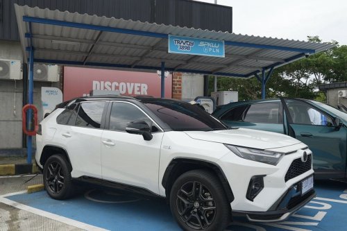 Seberapa Jauh RAV4 GR Sport PHEV Jalan Tanpa Mesin Bensin Menyala