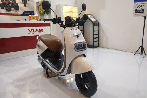 Perbandingan Harga Sewa Motor Listrik Ojol Green SM dan GrabElectric