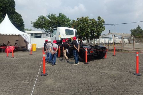 Faktor-faktor yang Mempengaruhi Blind Spot Kendaraan Besar