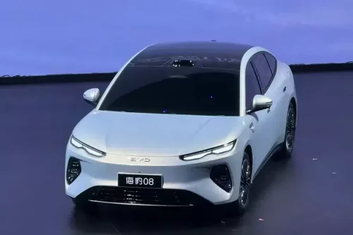 BYD Luncurkan Sedan Listrik Mewah Seal 08, Jarak Tempuh 1.000 Km