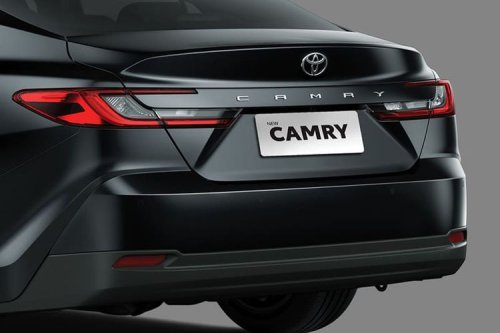 Toyota Luncurkan Camry Bensin Terbaru, Simak Ubahannya