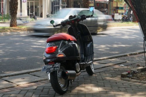 Tren Upsize Pelek Vespa Matik 2025: Dari Balap ke Gaya Hidup