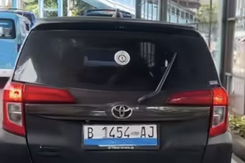 Toyota, Video Toyota Calya Pakai Pelat Nomor Mobil Listrik, Ini Ancaman Hukumannya