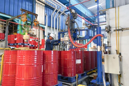 Pabrik ExxonMobil Cilegon Bisa Produksi 100 Juta Liter Oli per Tahun