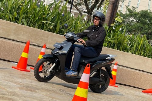 VinFast, Menjajal Tiga Motor Listrik VinFast, Begini Sensasi Mengendarainya