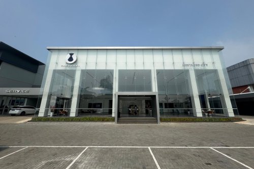 Arista Group Resmikan 8 Diler Mobil Listrik di Indonesia