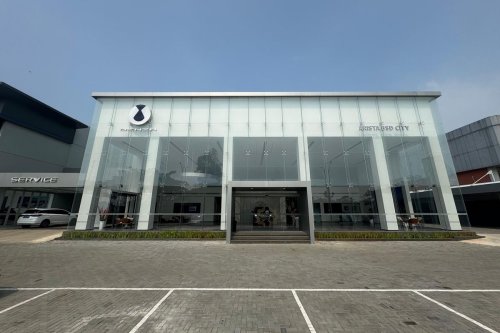 Arista Group Resmikan 8 Diler Mobil Listrik di Indonesia