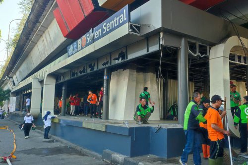 Pemprov DKI Rugi Mulai Perbaiki Halte Transjakarta