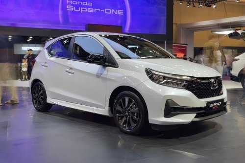 Pengamat: Pasar Mobil Stagnan Akibat Daya Beli Ketinggalan Harga