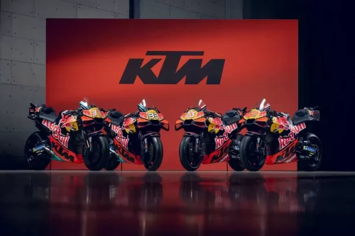 Tepis Rumor Pindah ke Honda, KTM Perpanjang Kontrak Tech3
