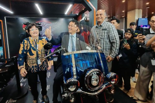 Kala Menkeu Purbaya Tunggangi Harley Davidson di GIIAS 2026