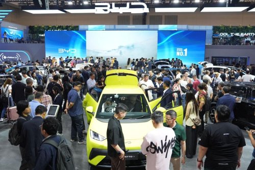 Kondisi Ekonomi Terpuruk, Sektor Otomotif Berusaha Stabil