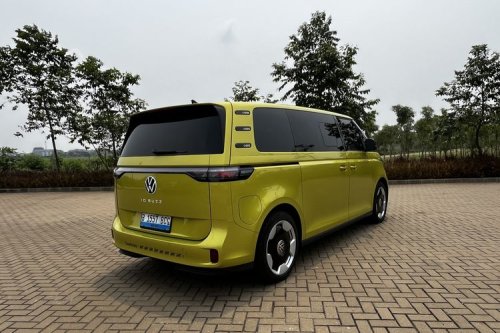 Mengemudikan VW ID. Buzz: Pengalaman Unik Mobil Listrik Minibus