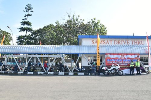 Gubernur Jabar Permudah Bayar Pajak Kendaraan Tanpa KTP Pemilik Lama
