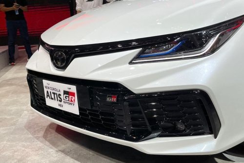 Corolla Altis HEV GR Sport: Sedan Sporty dengan Hybrid Terbaru