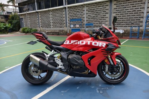 Kawasaki, Motor Sport, Kawasaki ZX-4RR vs QJMotor SRK 800 RR: Duel Motor Sport Rp 250 Juta
