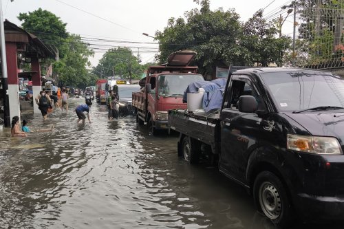 Kerusakan Mobil Akibat Terendam Air: Apa yang Harus Dilakukan?