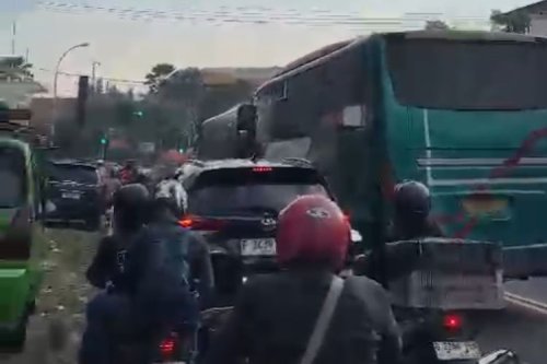 Pantauan Langsung Lalu Lintas di Gadog Puncak, Macet dan Gage
