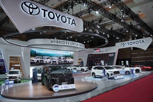 Toyota,  Toyota Alphard, Toyota Alphard, Toyota Tawarkan Kustom untuk Veloz dan Alphard Hybrid di IIMS 2026
