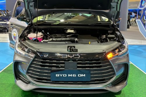 BYD Jamin Baterai M6 DM dan M6 EV hingga 8 Tahun