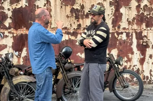 Pemeran Aquaman Ubah Motor Harley 100 Tahun Jadi EV