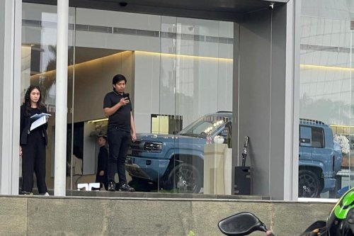 Denza B5 Belum Dijual, Masih Cek Respons Pasar