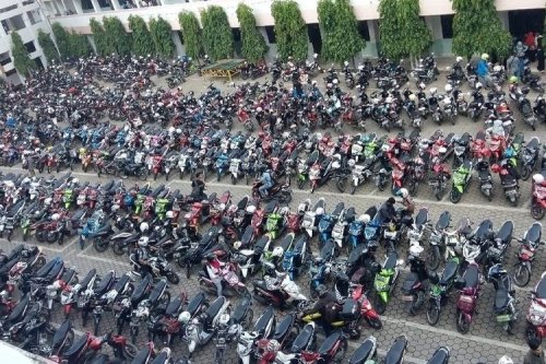 Pramono Akan Naikkan Tarif Parkir di Jakarta