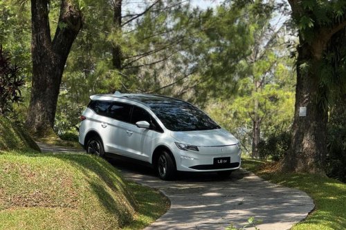 Mengapa Aletra L8 EV Pilih Tombol Fisik di Era Digital?