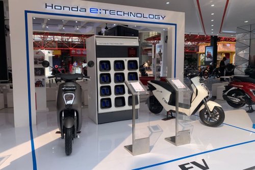 Adu eVitara Vs J5 EV, Moge Entry Level Rp 158 Juta
