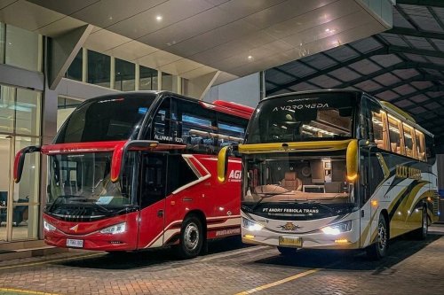 Bus Jakarta-Surabaya: Komparasi PO AKAS Aurora vs Agra Mas