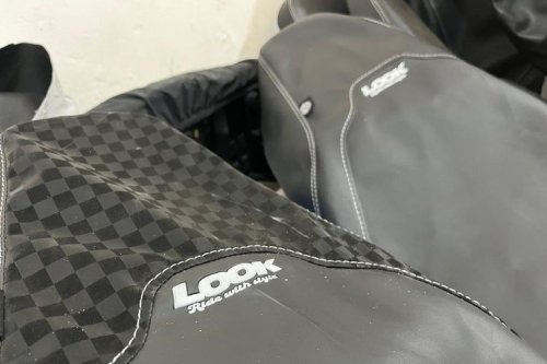 Ini Cara Ampuh Lindungi Jok Motor dari Cakaran Kucing