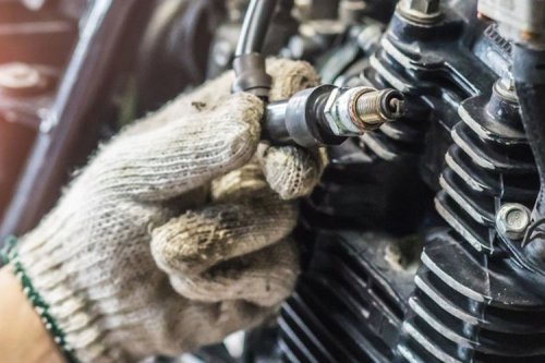 Pasang Busi Sendiri Jangan Asal, Perhatikan Tiga Hal Ini